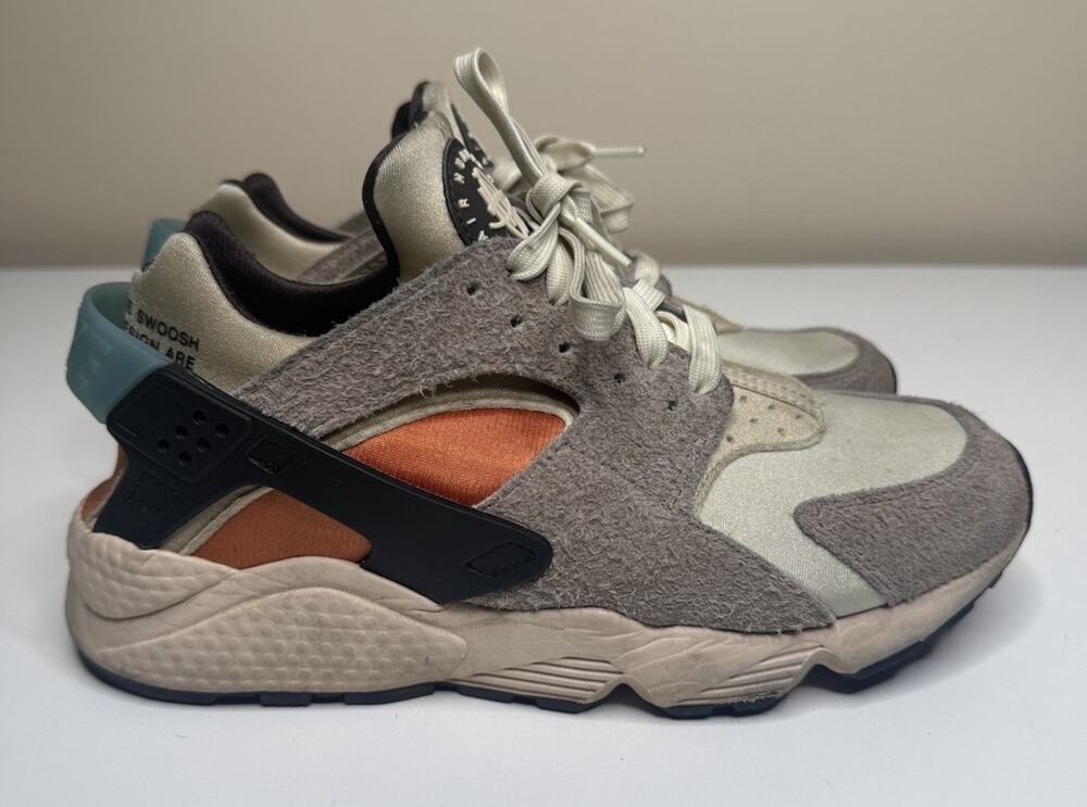 Nike Air Huarache Koromogae Sneaker DO7261-087 Womens 9.5 Moon Fossil Suede Low